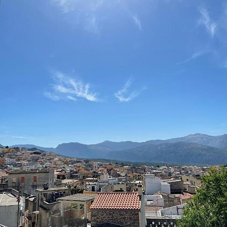 Casa Vacanze Sa Piazza Apartment Dorgali Bagian luar foto