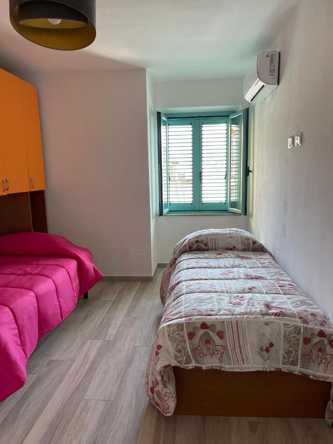 Casa Vacanze Sa Piazza Apartment Dorgali Bagian luar foto