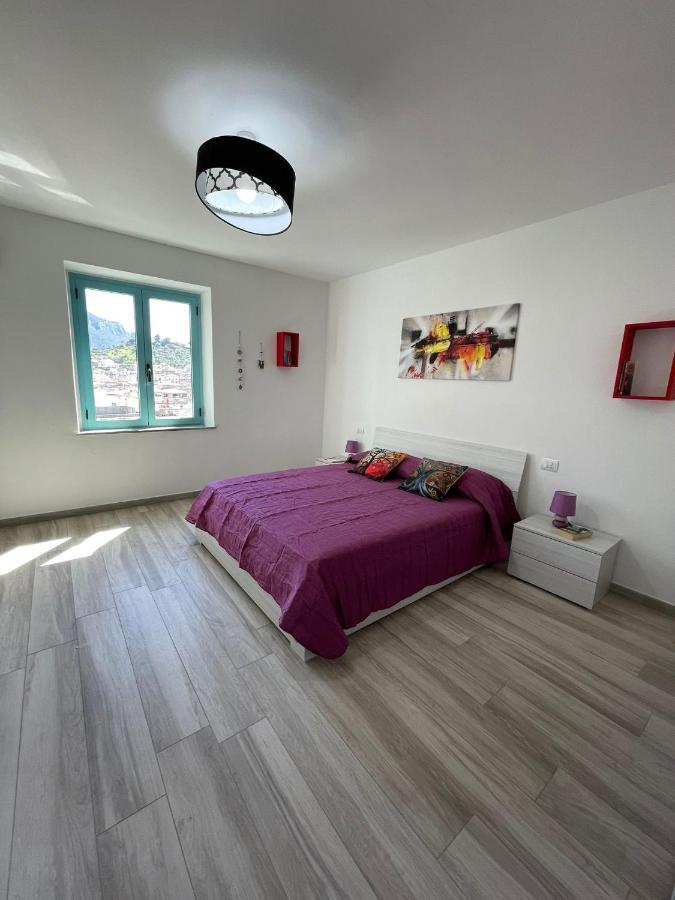 Casa Vacanze Sa Piazza Apartment Dorgali Bagian luar foto